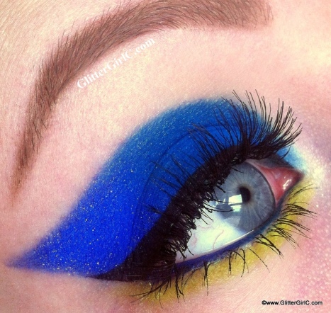 Blue and lime makeup